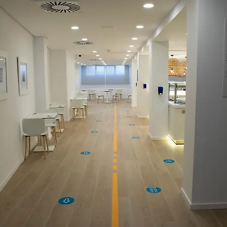 블루 씨 메디오디아 호텔 엘아레날